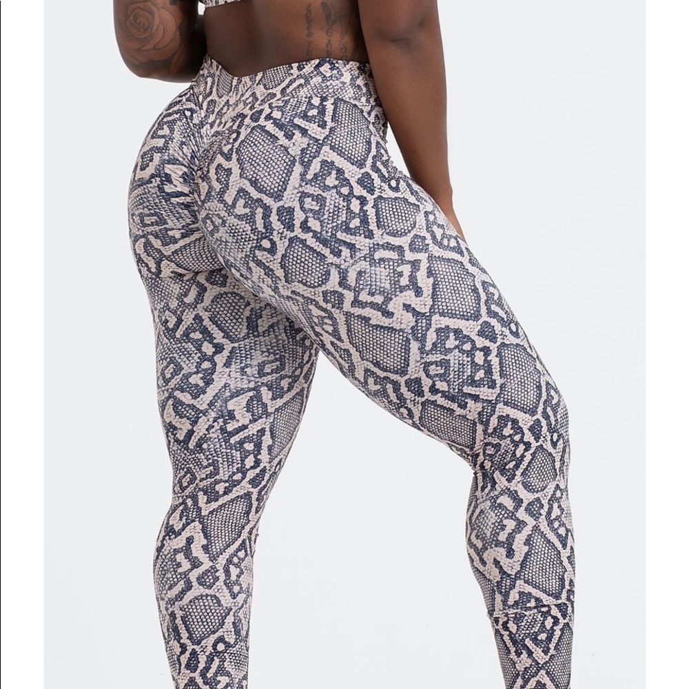 Lici fit python leggings